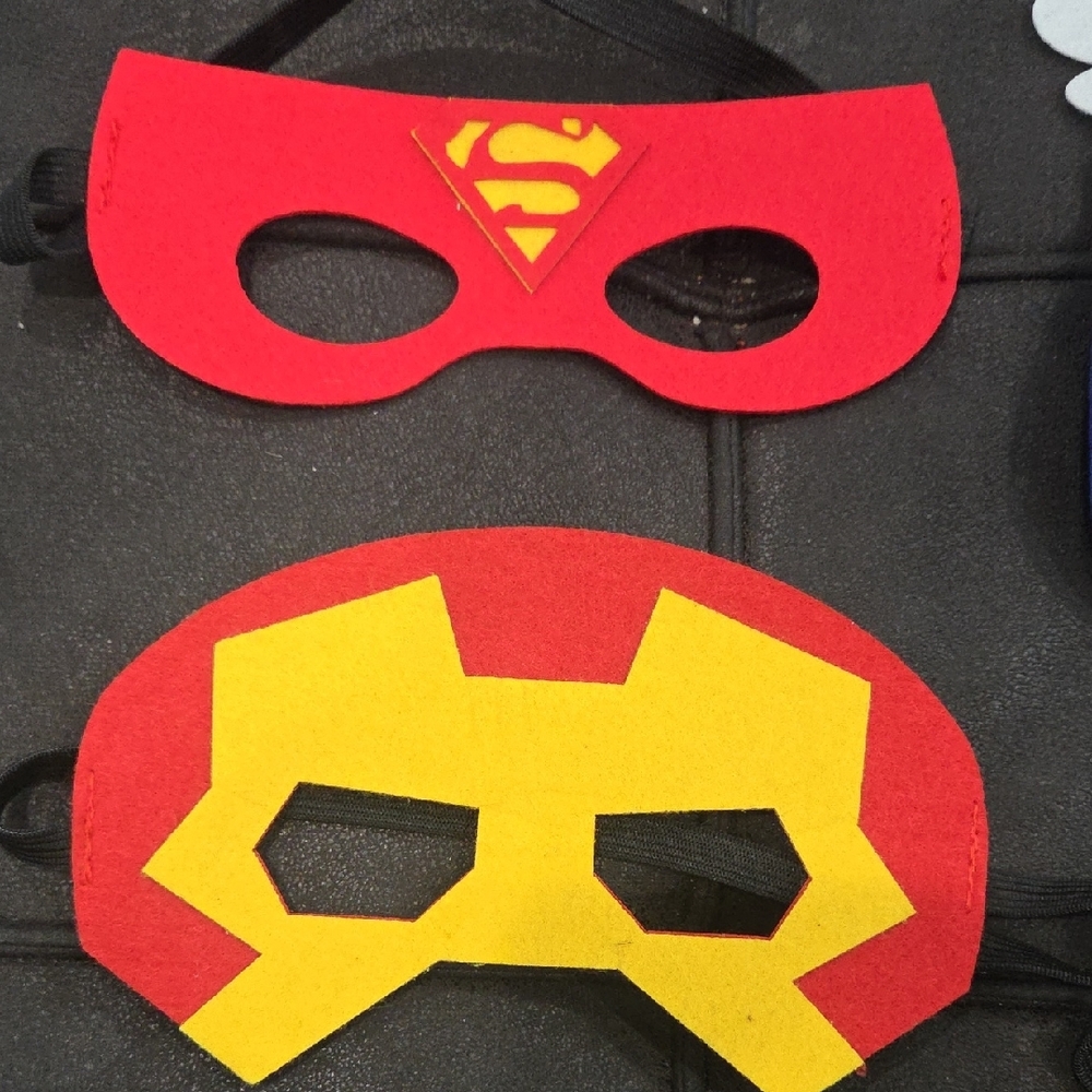 Marvel Avengers Kids Superhero Mask Set - Picture 2 of 4